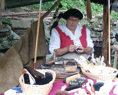 Bürstenbinderin